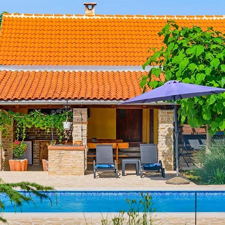 Sunny House Ferienhaus *