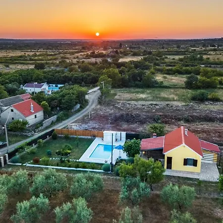 Sunny House Vikendica *