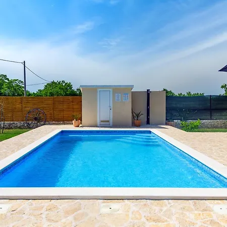 Vikendica Sunny House *