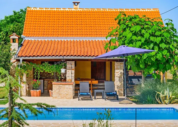 Sunny House Дом отдыха *