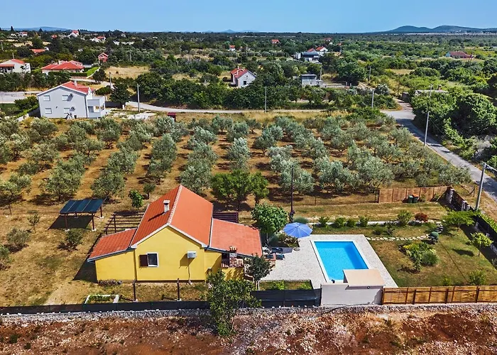 Sunny House Дом отдыха Smokovic