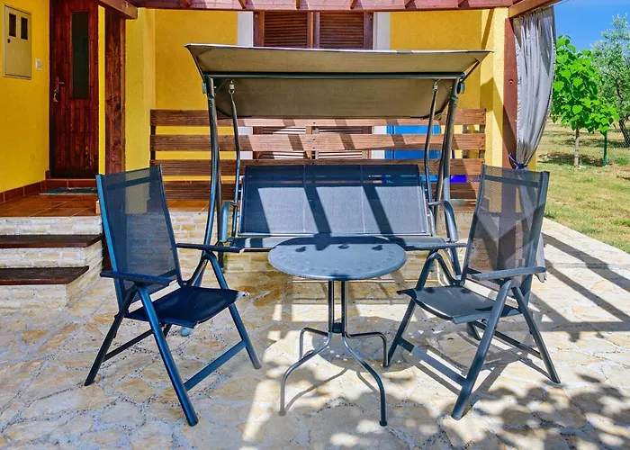 Sunny House Дом отдыха Smokovic